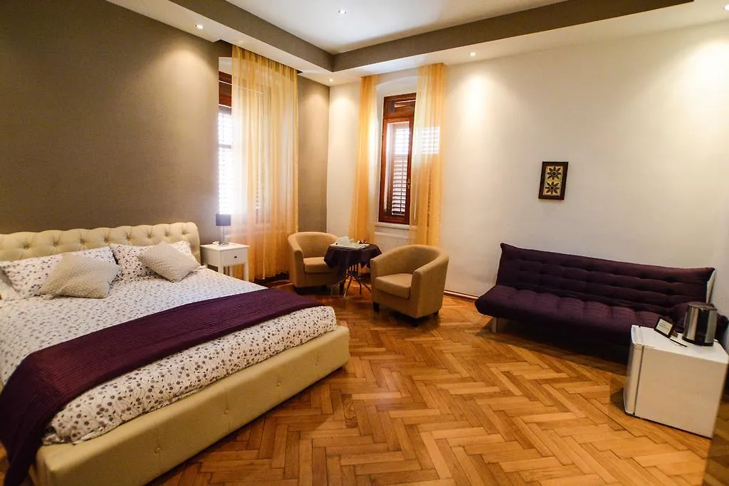 *** Bed and breakfast City Center Rooms Pula Croacia