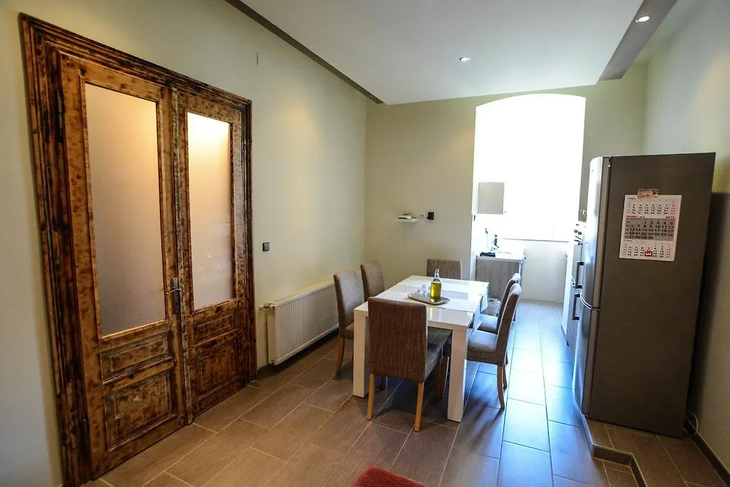 *** לינה וארוחת בוקר פולה City Center Rooms קרואטיה