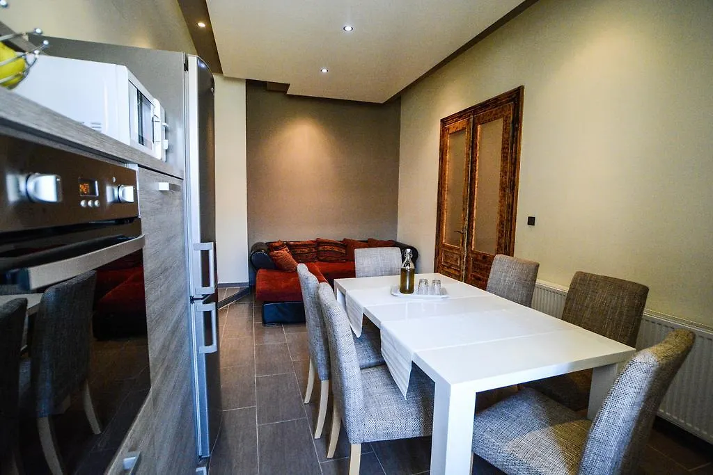 לינה וארוחת בוקר פולה City Center Rooms