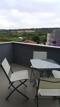 לינה וארוחת בוקר פולה City Center Rooms