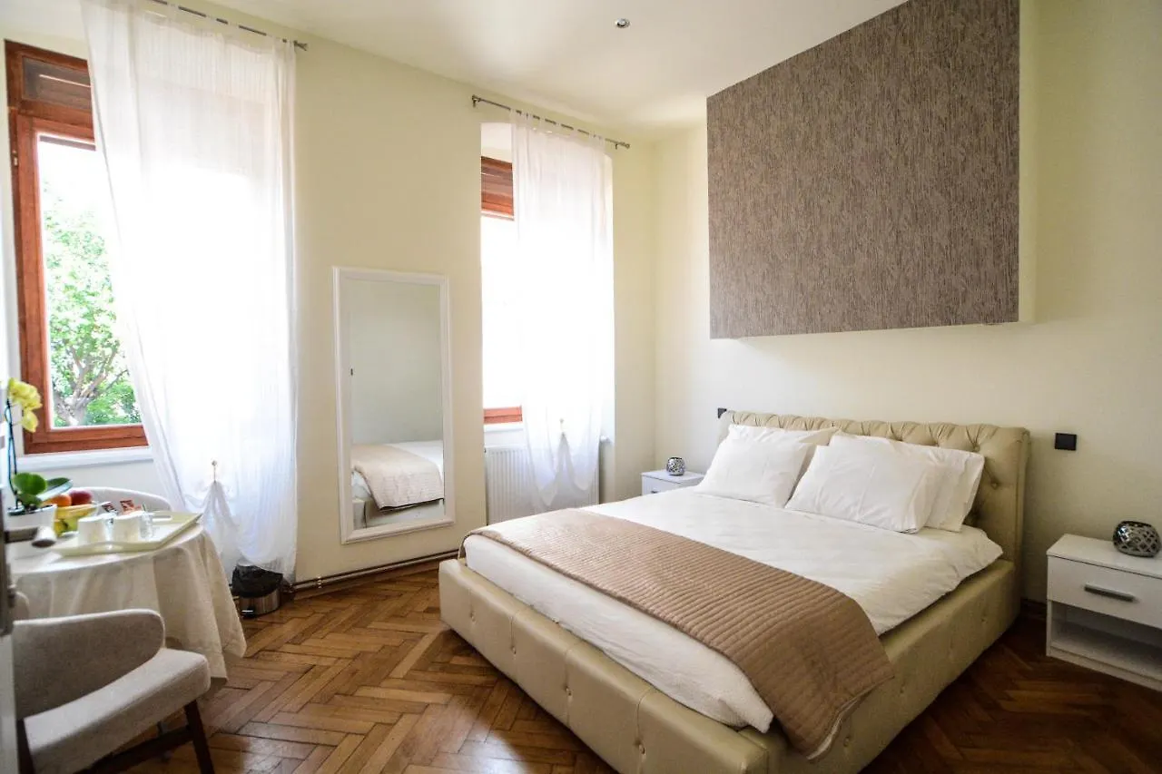 פולה City Center Rooms